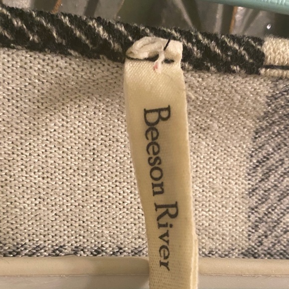 Beeson River Plaid Tunic in Black and Cream - Picture 2 of 3